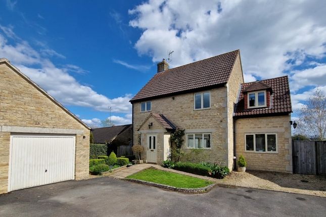 5 The Cedars Lea, Malmesbury photo 2