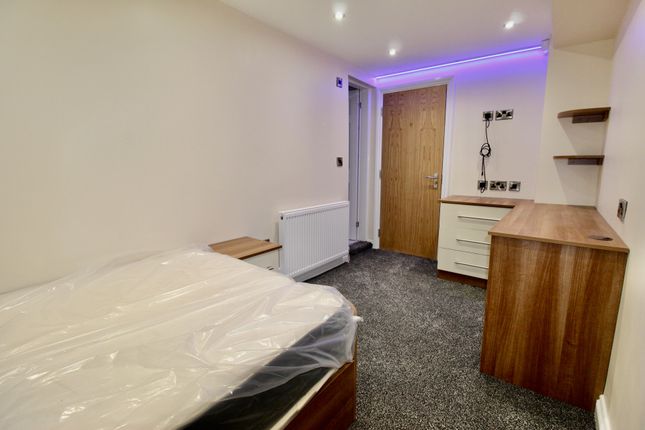 Terraced house to rent in Ashwood Terrace, Leeds