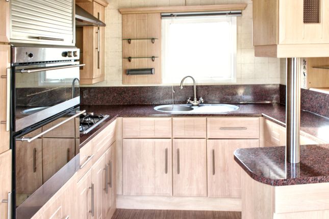 Atlas Topaz, Silverhill Holiday Park, Lutton Gowts photo 3