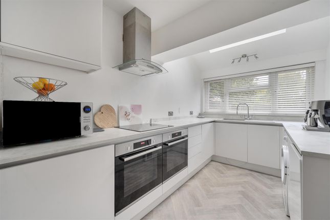 Worcester Close, Maidenhead photo 4