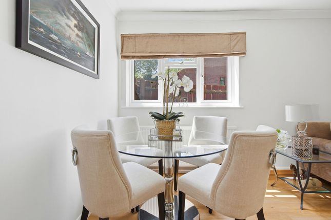 46 Porchester, Ascot photo 3