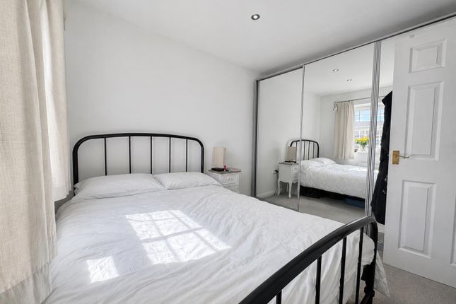11, Brock Close, Camberley photo 4