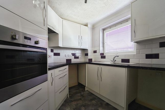 31, Amber Court, Hove photo 2