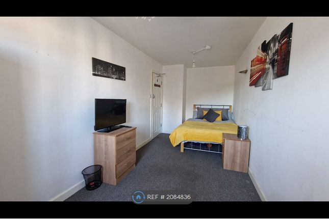 Thumbnail Room to rent in Charnley Mews, Whitefield