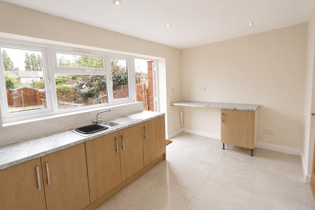 45, Middlecotes, Coventry photo 4