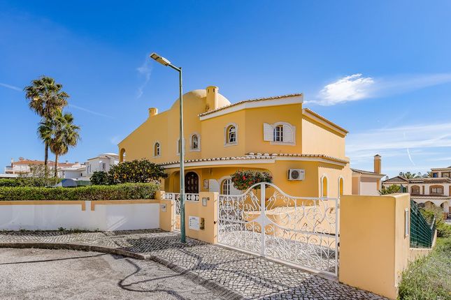 Villa for sale in Street Name Upon Request, Faro, Portimão, Pt