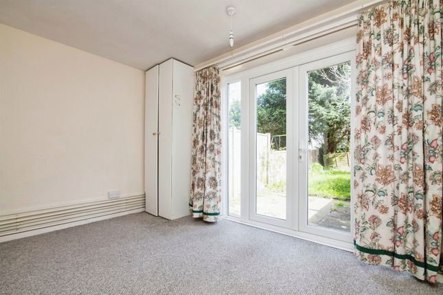 Town house for sale in Merton Close, Oldbury