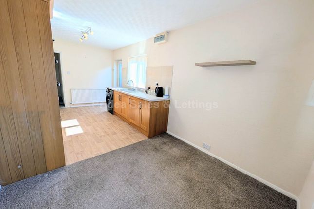 9, Swallow Avenue, Lincoln photo 4