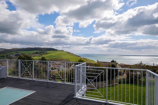 13, Downside Close, Bridport photo 2
