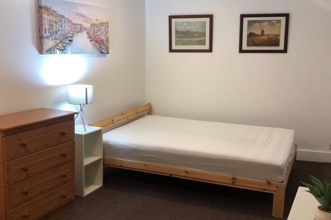 Room 5, St.Johns Street, Bicester photo 2
