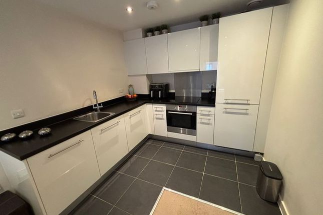 Moore Court, Howard Road, Stanmore photo 2