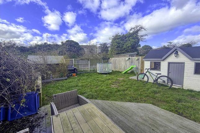 32, Skippers Way, Walton On The Naze photo 2