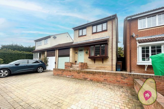 Link-detached house for sale in Wheatlands, Stevenage, Hertfordshire