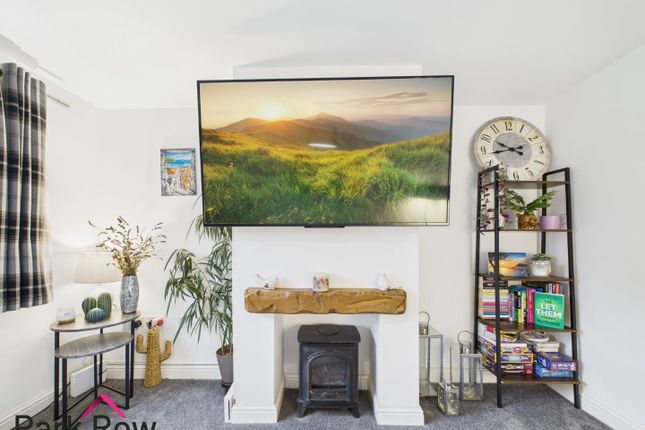 15, Beechwood Croft, Leeds photo 3