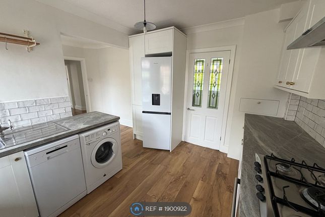 Flat, Fire Station Mews Bromley Road, Beckenham photo 2