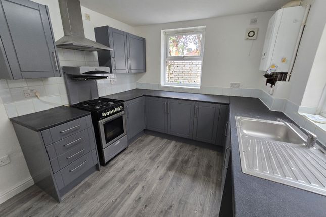 97, Newcomen Road, Wellingborough photo 2