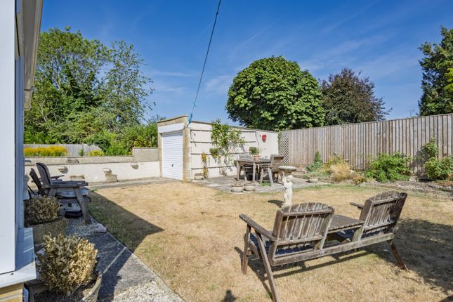 32, MEADOW WAY, CIRENCESTER photo 4