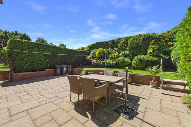 7, Sandmead Close, Leeds photo 2