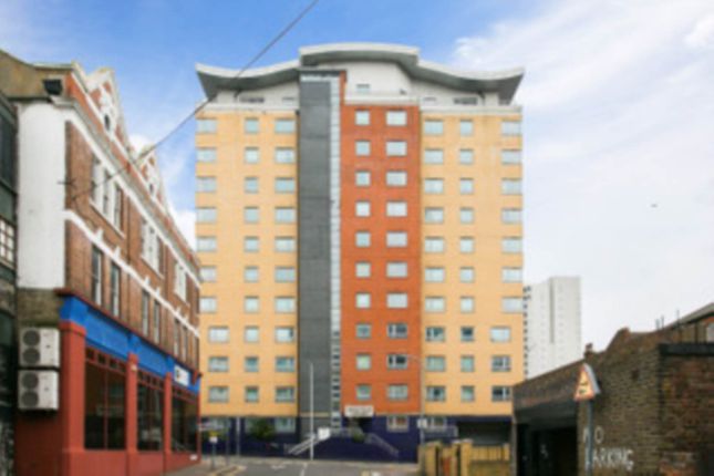 Studio studio on Hainault Street, Ilford IG1, £255,000