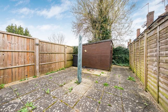 26, Orchard Close, Uxbridge photo 4