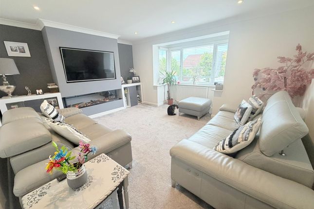 9, Ashdowne Lawns, Stalybridge photo 2