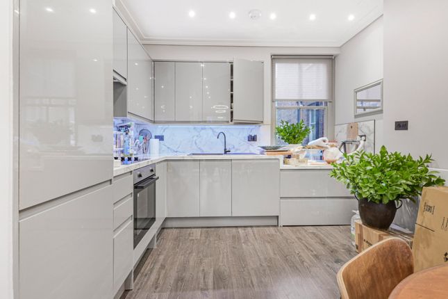 Flat 70, Essendine Mansions,, Essendine Road, London photo 4