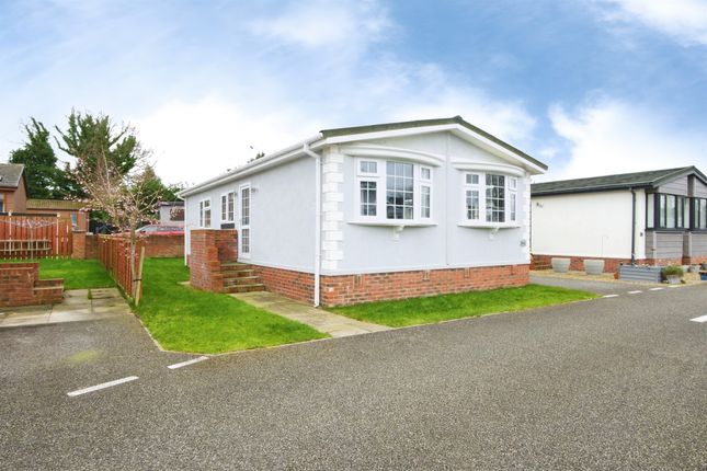 2-bed caravan on 25, Vale Of York, Sheriff Hutton Road, York, £199,995