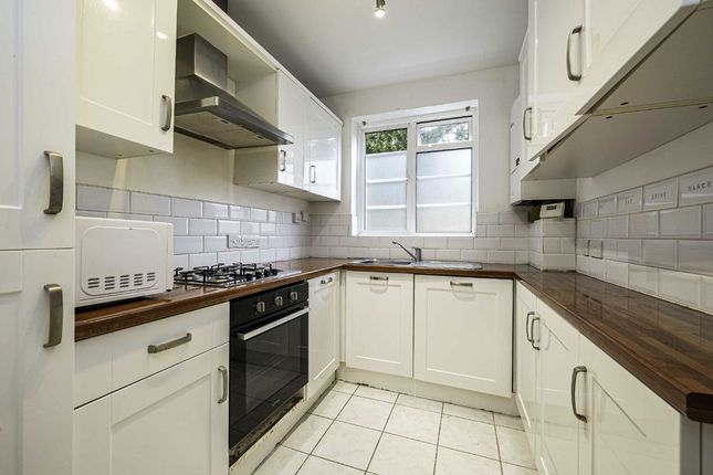 2 Queens Court, Queens Road, Twickenham photo 3
