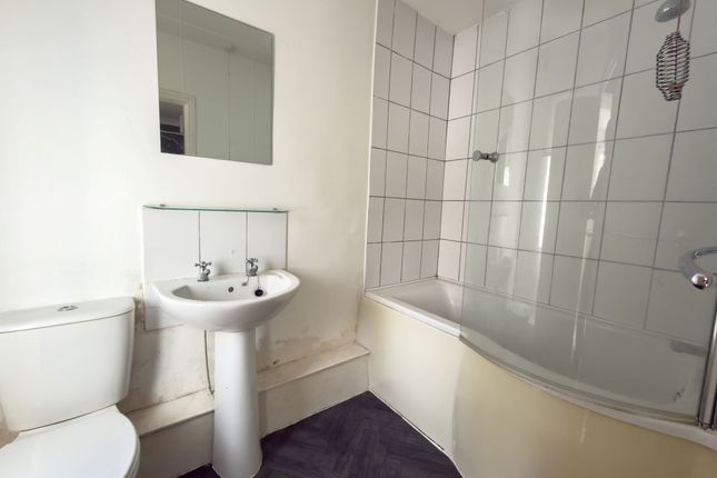 32 James Street, Peterlee photo 3
