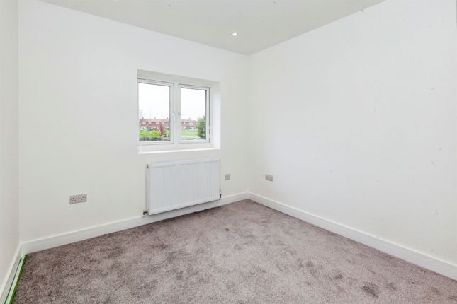 Flat for sale in Faraday Road, Slough