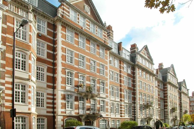 Flat to rent in Hanover House, St Johns Wood High Street, St Johns Wood, London