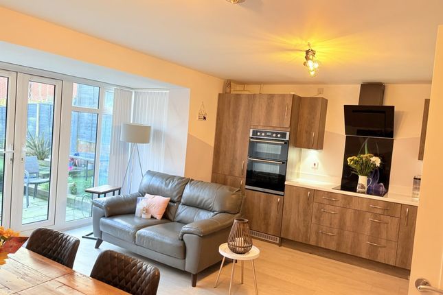 10 Bircham Drive, Coleford photo 2