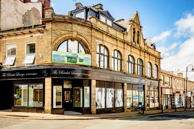 Retail premises to let in Blackburn Road, Accrington
