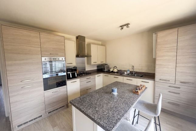 164 Homington Avenue, Coate, Wiltshire photo 4