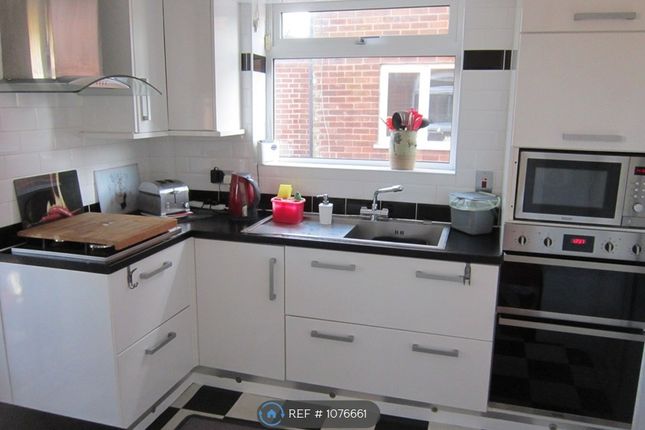 Rochdale Road, Middleton Slattocks, Manchester photo 3