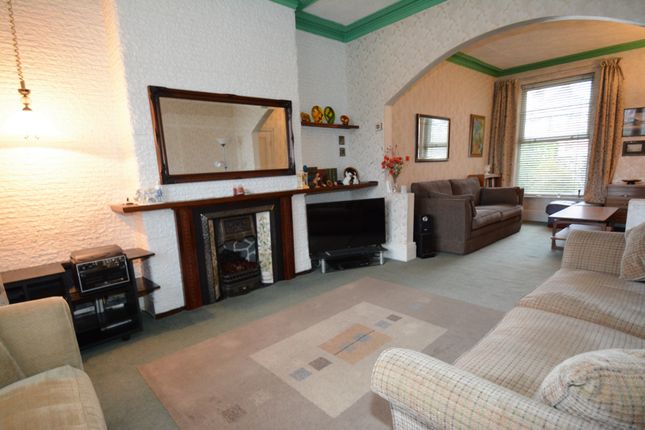 570, Edge Lane, Droylsden photo 2