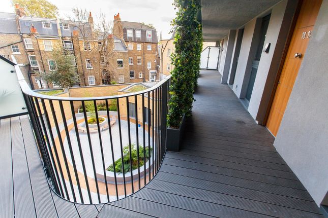 Flat for sale in 317 Camberwell New Road, London