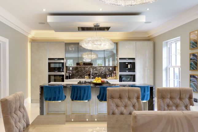 19 Valley Way, Gerrards Cross photo 3