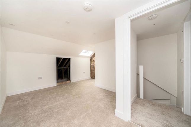 18, Lucknow Street, London photo 4