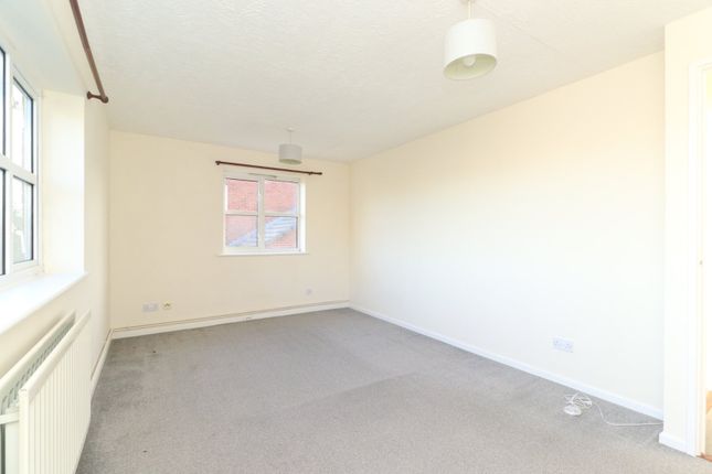 Flat 4, 16, Westmarsh Drive, Margate photo 3