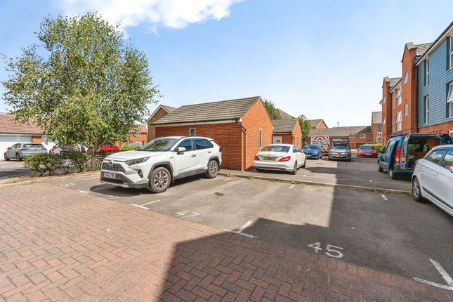 47, Argosy Crescent, Eastleigh photo 2