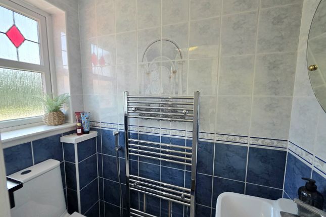 148, Foresthall Drive, Glasgow photo 5