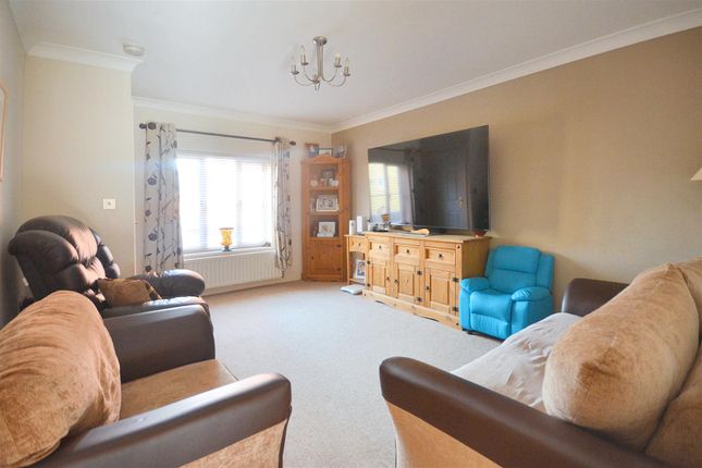 104, Field Close, Sturminster Newton photo 2
