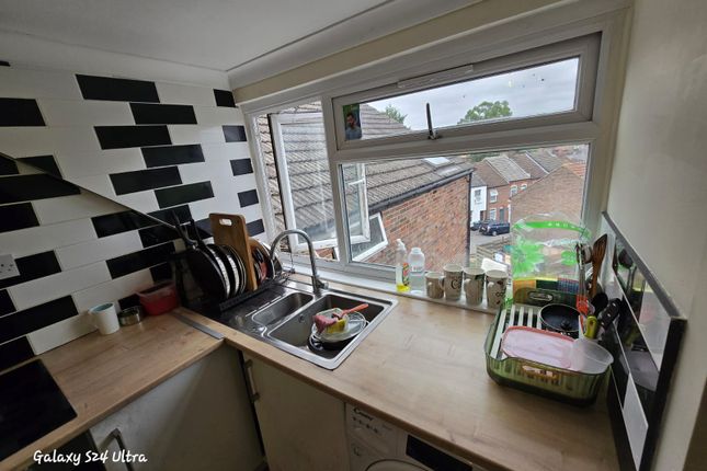 8, Travistock Court, Luton photo 3