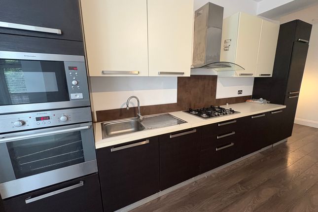 Flat A, 9, Ashley Road, Islington photo 5