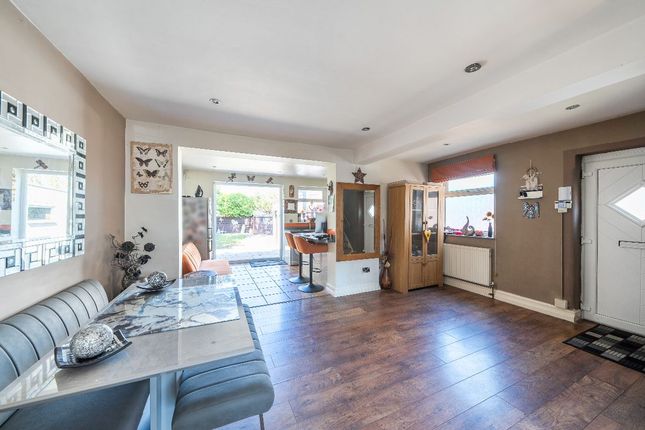 30 St. Brides Avenue, Edgware photo 3
