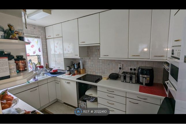 Flat to rent in White Lodge Close, Sutton