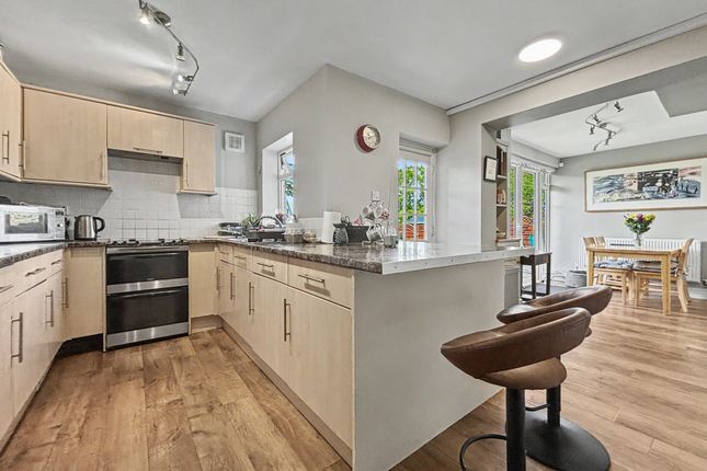 1, Court View Close, Almondsbury, Bristol, Gloucestershire, BS32 4DW, GB photo 4