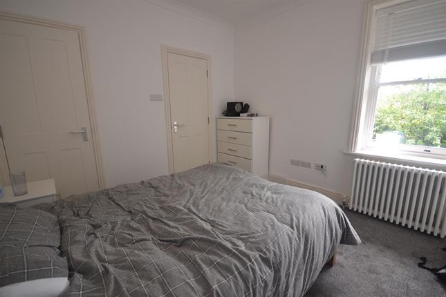 Room 12, 46 Redlands Road, Reading photo 5