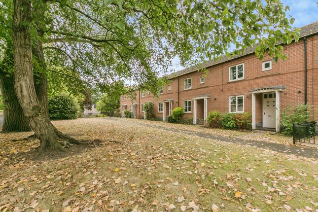 24, Lyndale Court, Winsford photo 4
